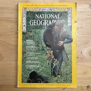 Vintage National Geographic January 1970 Berlin Gorillas Death Valley Netherland